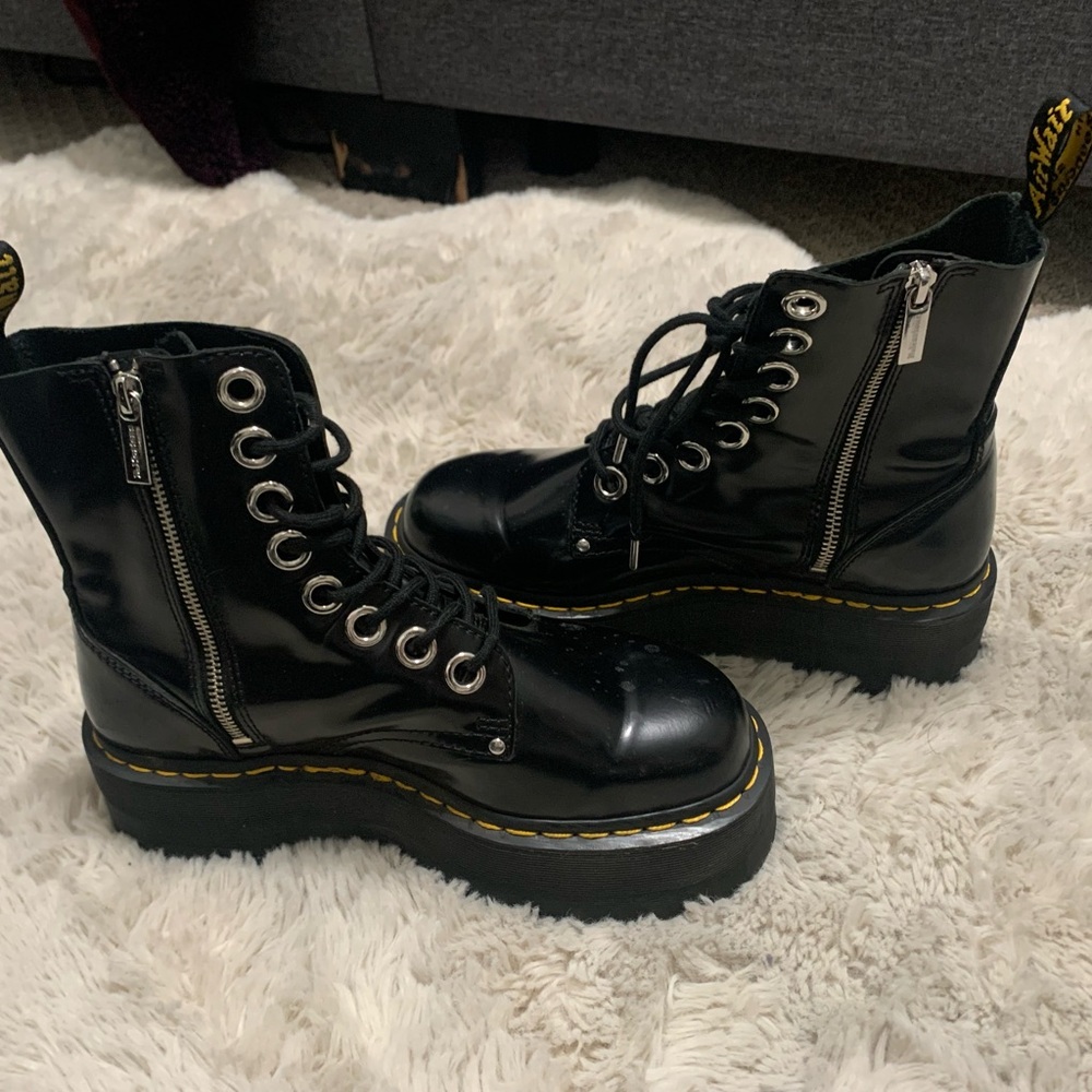 Dr. Martens Jadon Max Platformed Quad Chunky Boots (DOCS RUN A SIZE BIGGER)